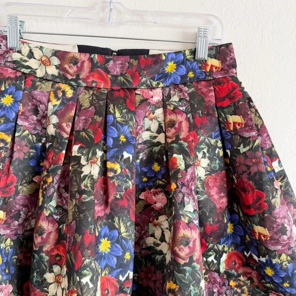 Alice + Olivia Floral Pleated Mini Skirt size 8 - Picture 4 of 8